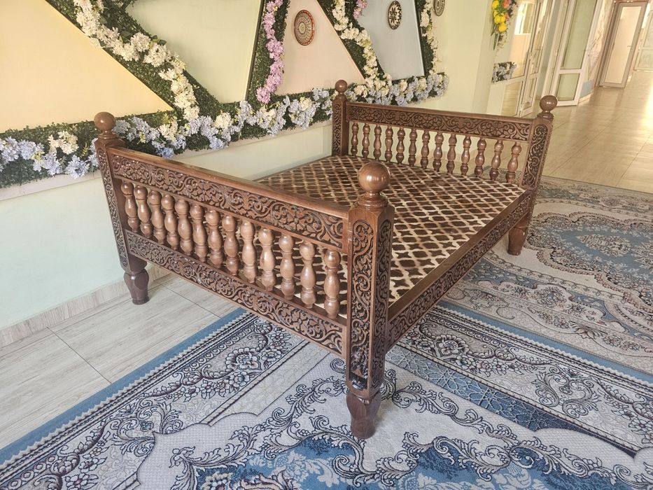 Сури тапчан карават