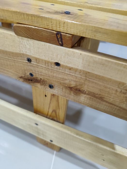 Продам скамейки деревянные (лак)