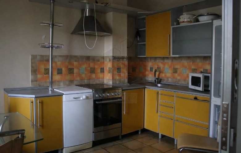 Дава се под наем Тристаен апартамент в Пловдив, Въстанически - 89 кв.м за 510 € - Снимка #3