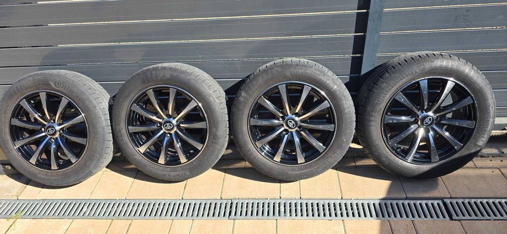 De Vanzare jante aliaj Toyota Yaris R15