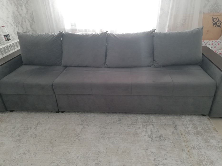 Продам диван серого цвета