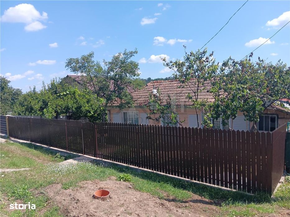 Dumbrava la str principala TEREN 554mp CASA batraneasca 94mp locuibila