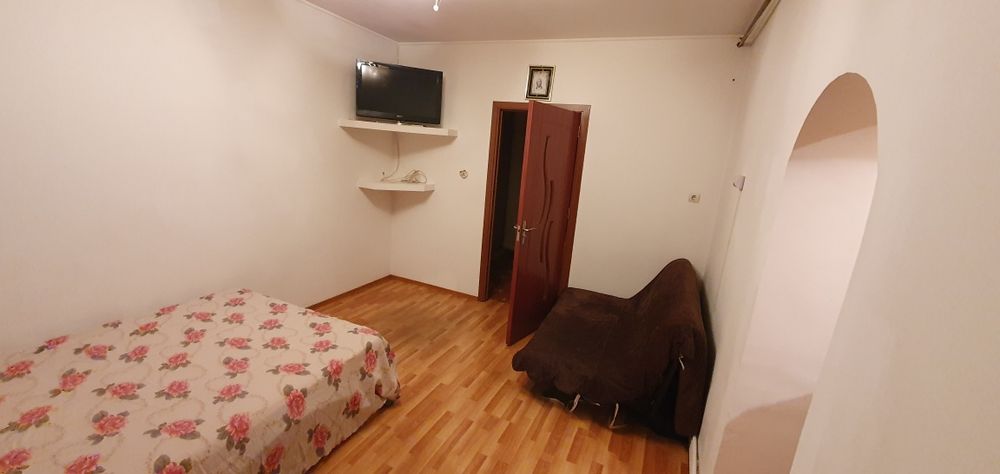 DE INCHIRIAT Garsoniera 25 mp CAMPULUNG MUSCELzona rotunda cu centrală