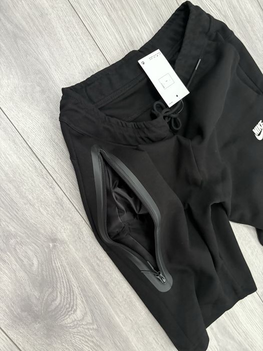 Pantaloni Nike Tech mărimea M
