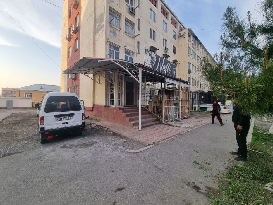 Нотурар жой ижарага берилади 5 мактаб йони