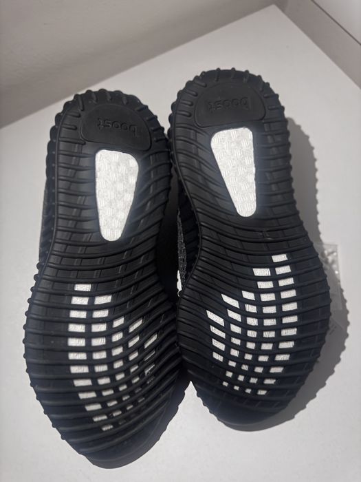 yeezy 350 v2 black reflective