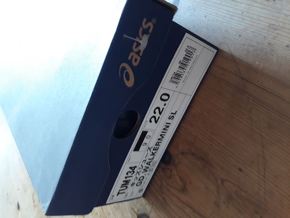 Asics 34 номер, черни обувки