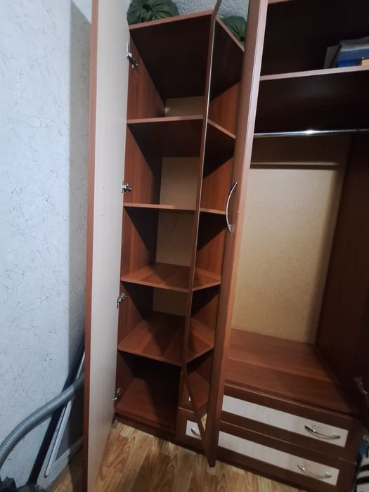 Продам шкаф.Пришахтинск