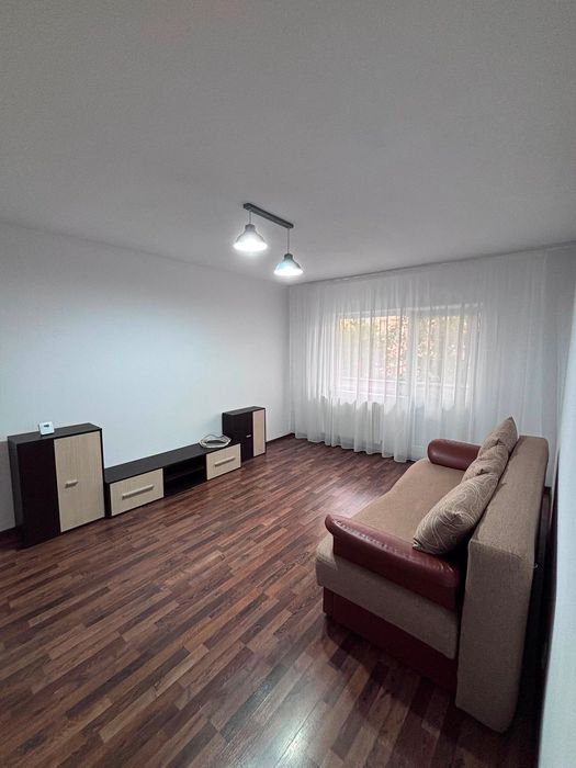 Apartament de închiriat