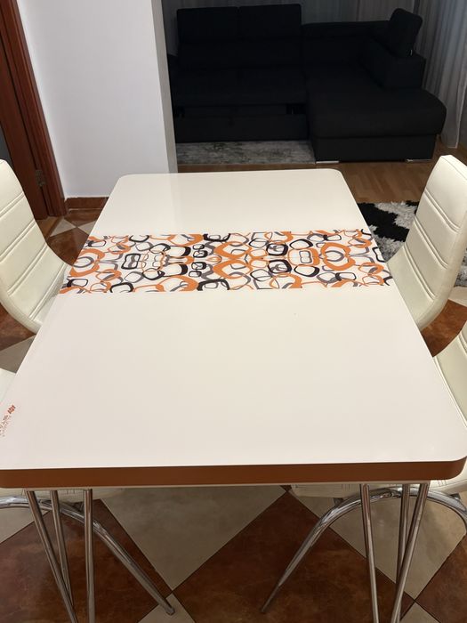 masa extensibila si scaune de bucatarie