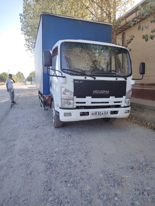 Isuzu SNJ terilgan yili 2009