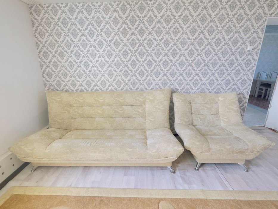 Диван и два кресла