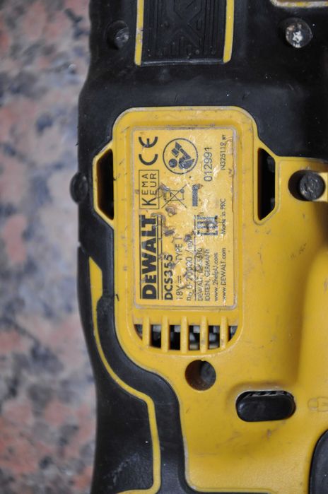 Dewalt  fierastrau sabie + acumulator