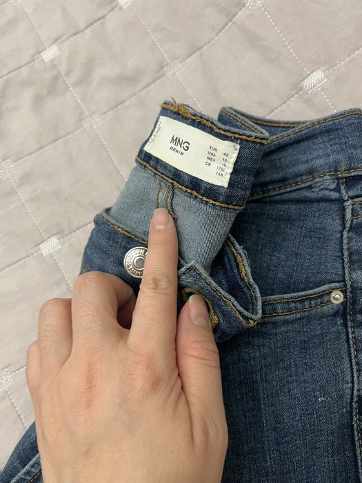 Джинсы и рубашка