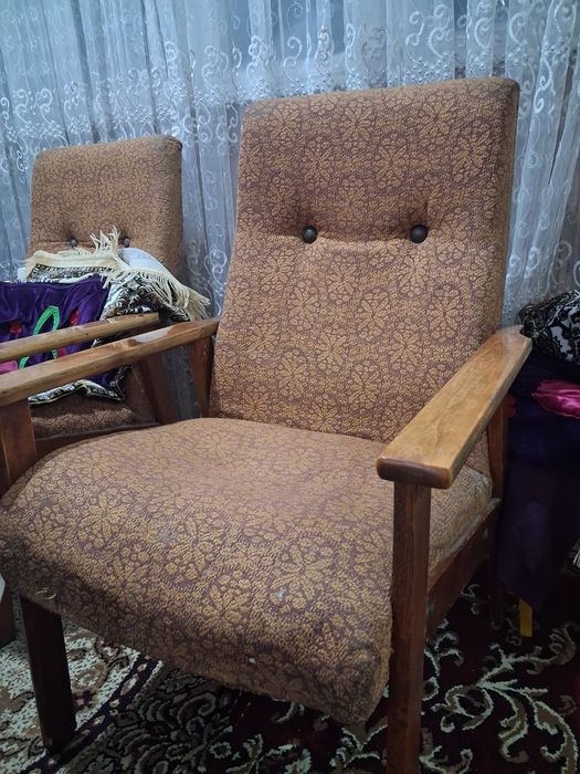 СРОЧНО продаётся комплект мебели