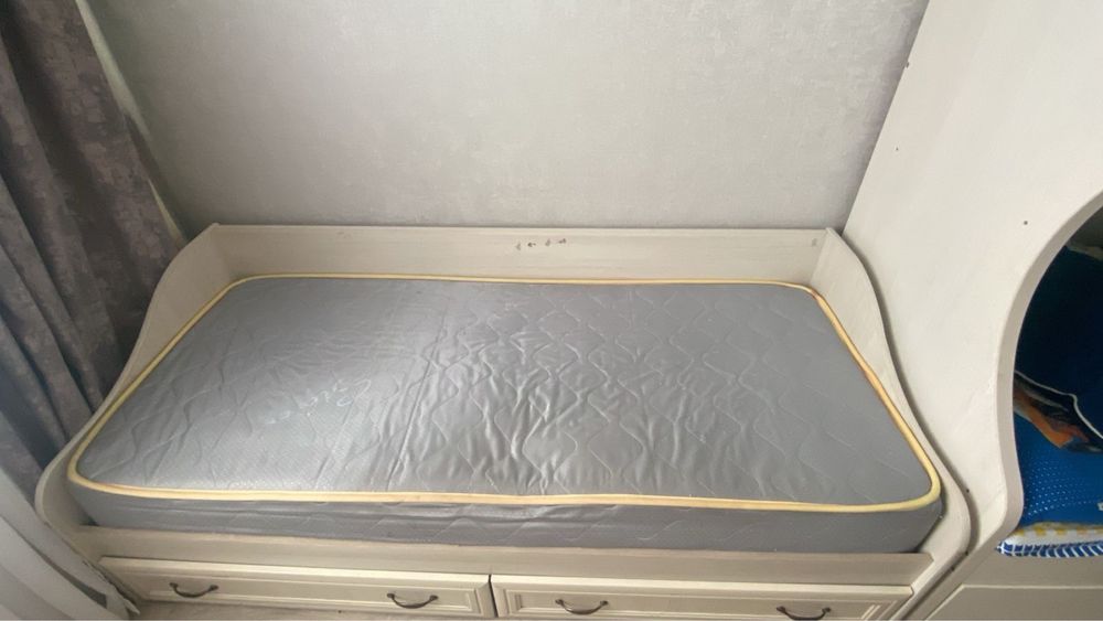 Продам детскую парту