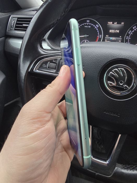 Iphone 11  green recondiționat
