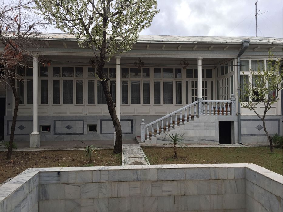Uchaska arenda hovli