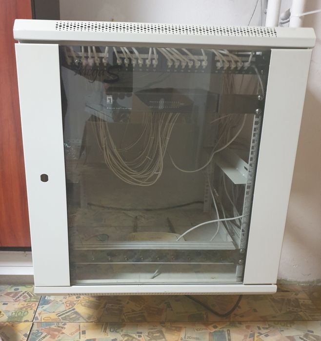 Рак шкаф - Комуникационен шкаф за компютъпно оборудване 60/60/64см