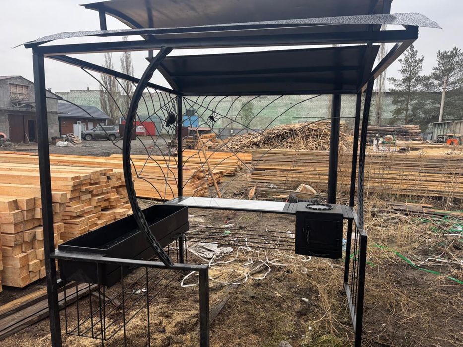 Беседка мангал с крышей