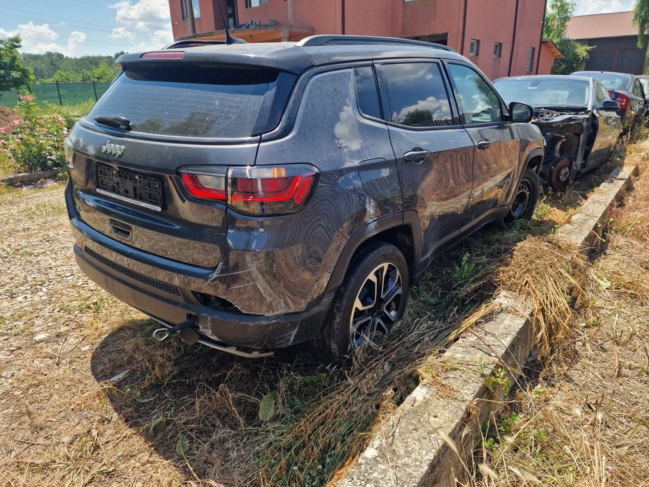 Jeep Compass 2024 avariat