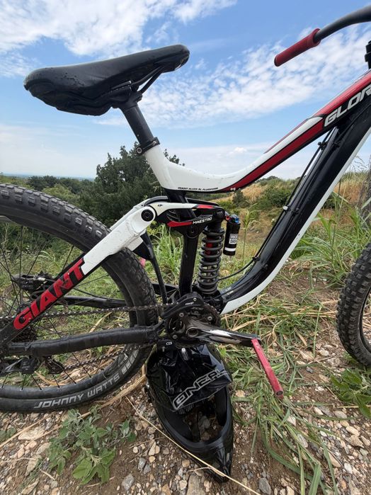 Giant glory downhill