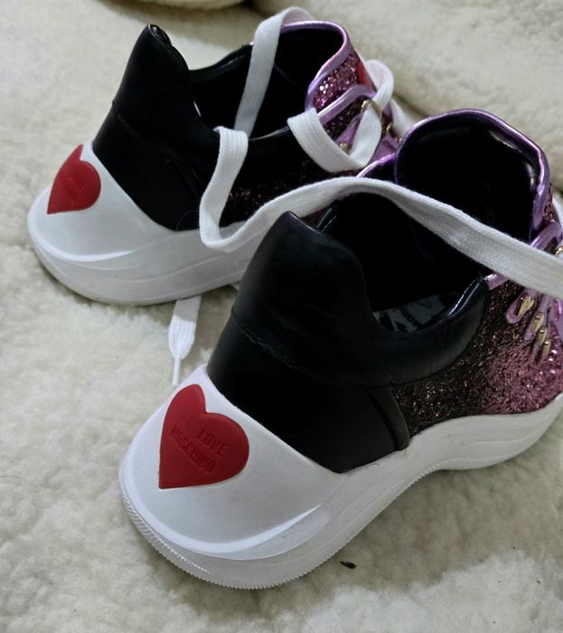 Love Moschino оригинални дамски сникърси 38 номер