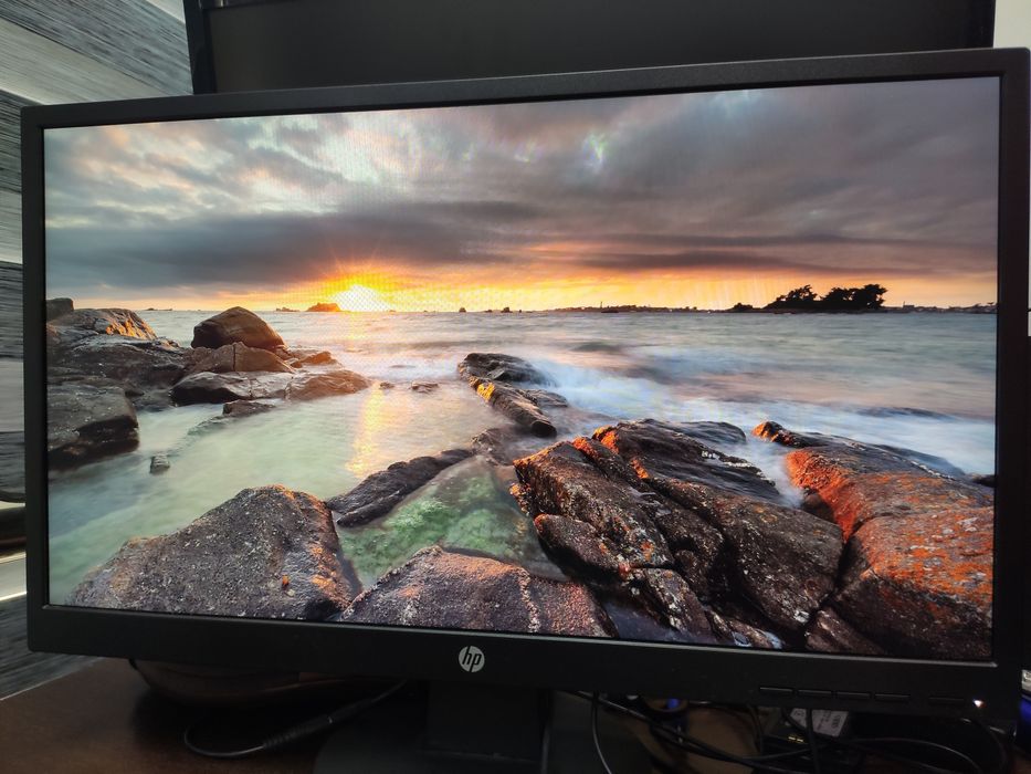 Монитор full hd .