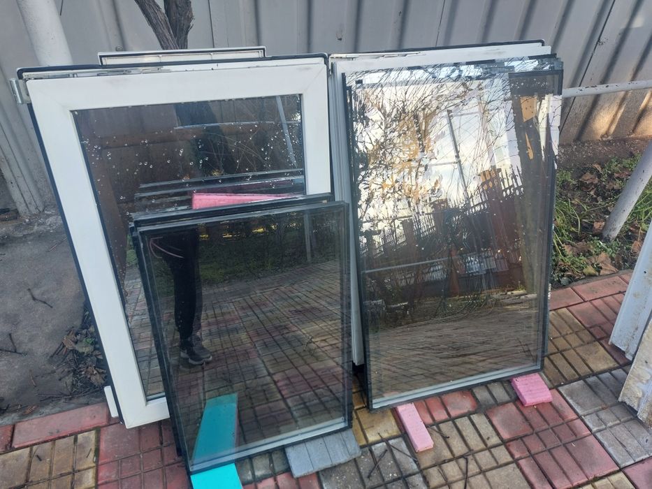 Vând geamuri termopan cu rulouri