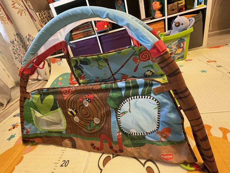 Продам детский развивающий коврик с игрушками