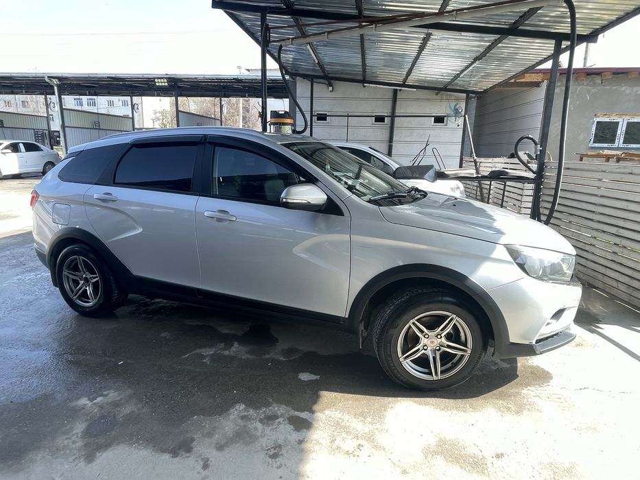 Lada vesta sw cross 2020