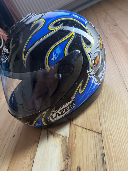 Продавам каска Lazer размер L