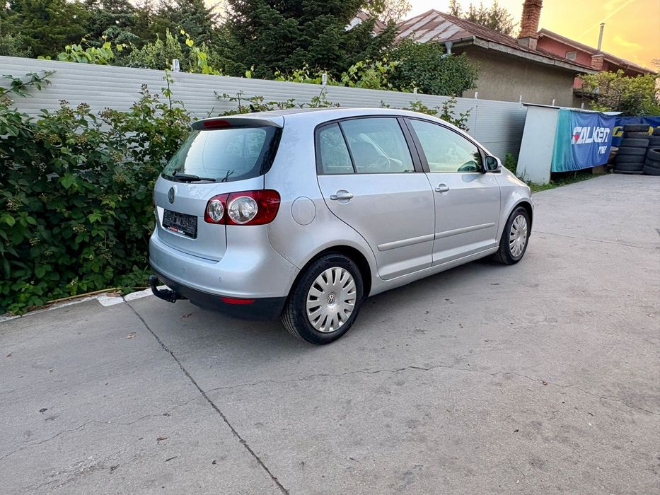 Volkswagen Golf Plus 2008 – Cutie Automată – 4 Uși