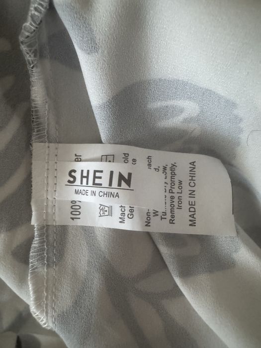 Платья женские 46-48.