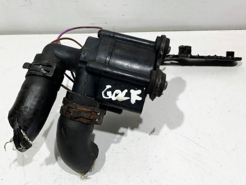 Pompa recirculare apa Volkswagen Golf 6 5N0965561P 2.0 tdi CBDB