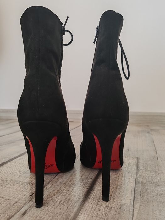 Дамски боти на ток