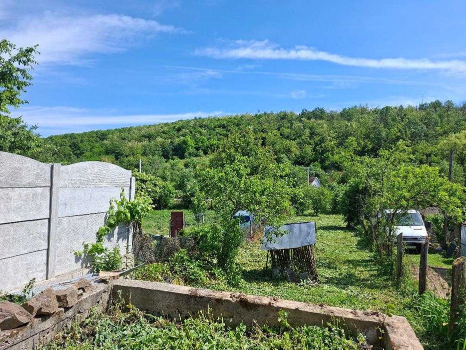 Vând o casă mică în CLADOVA-Valea Mare