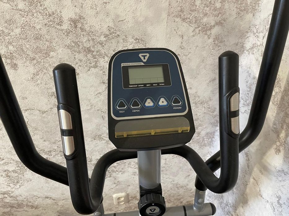 продам эллиптический тренажёр