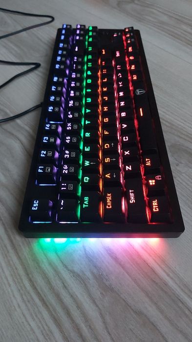 Vand tastatura mecanica T-Dagger Bali iluminare Rainbow noua