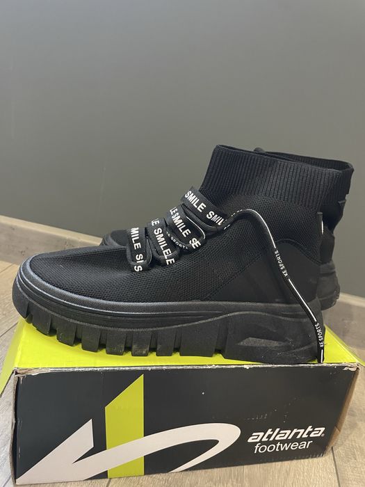 Женски черни боти