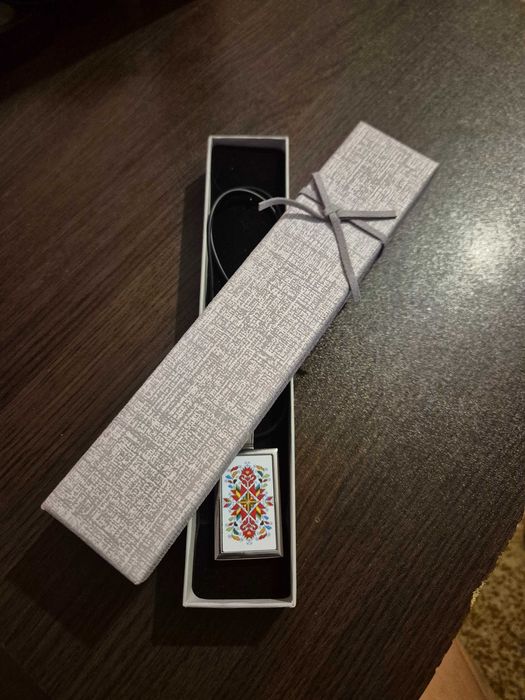 Колие и гривна с българска шевица