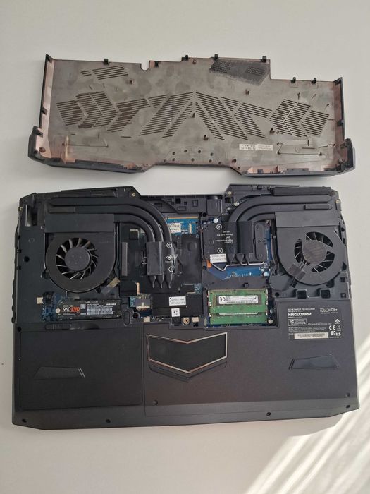 Laptop XMG Ultra 17 (Cleavo P775TM1-G) intel i7-8700k Nvidia GTX 1080