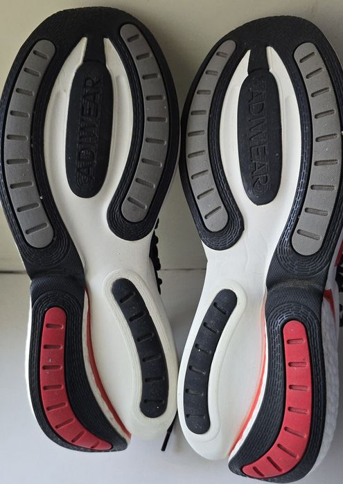 Кроссовки 10000тг