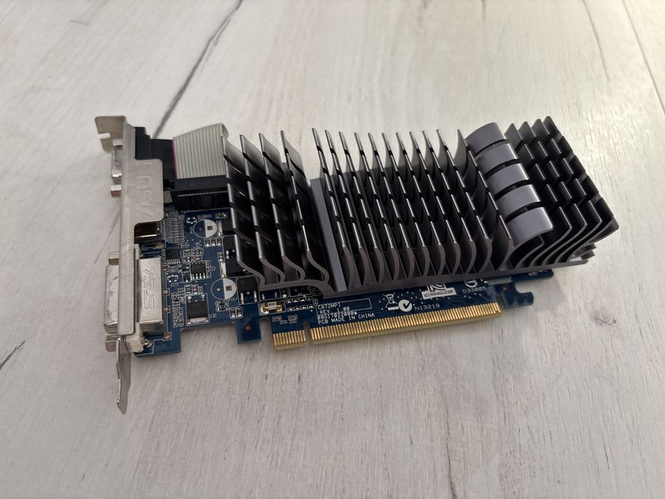 Продам видеокарту ASUS GeForce 210