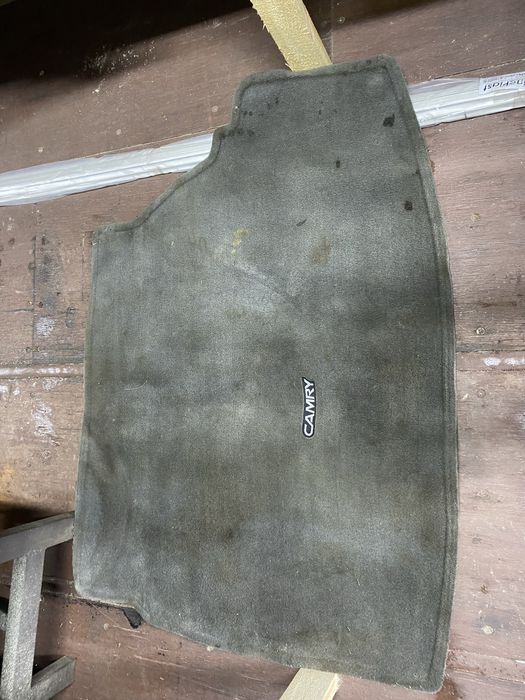 Коврик багажника на Камри 30