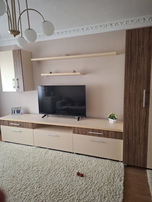 Mobila living cu spatiu de depozitare