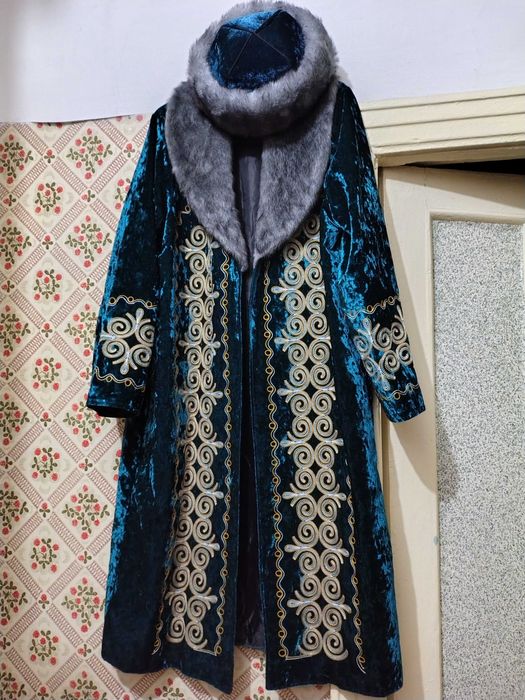 Чапан и головной убор