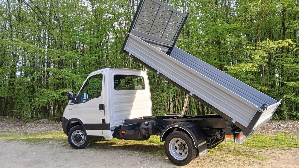 Iveco Daily 50C15, an fabricatie 2008, basculabil pe trei parti