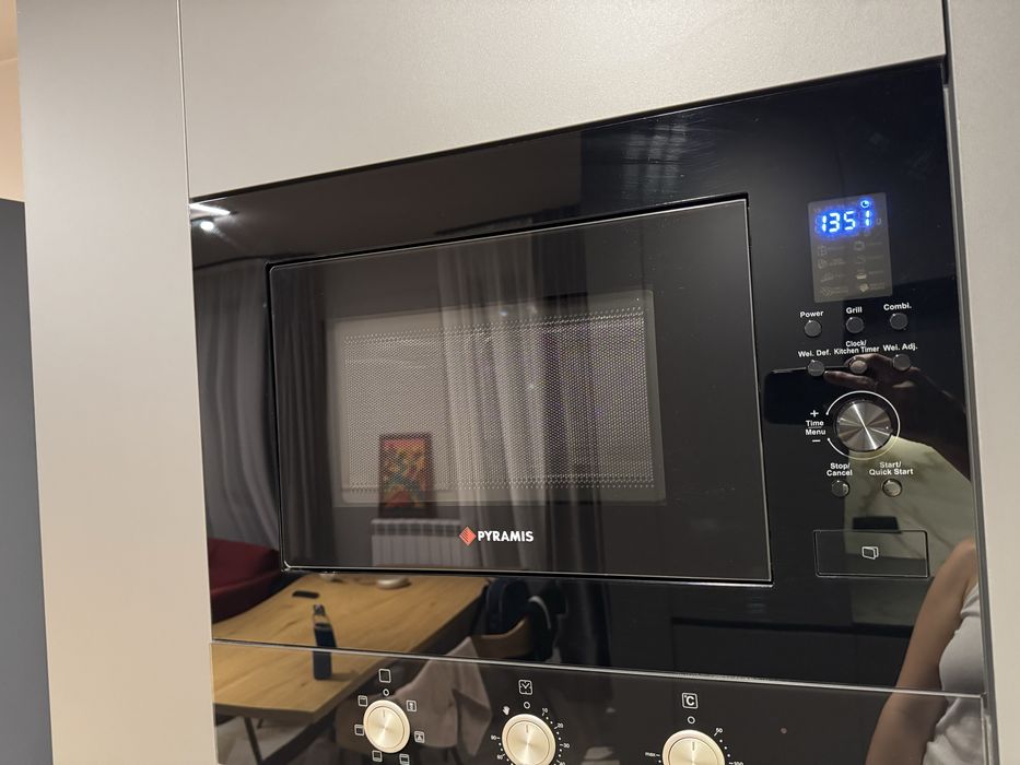 Микровълнова за вграждане PYRAMIS 30 black