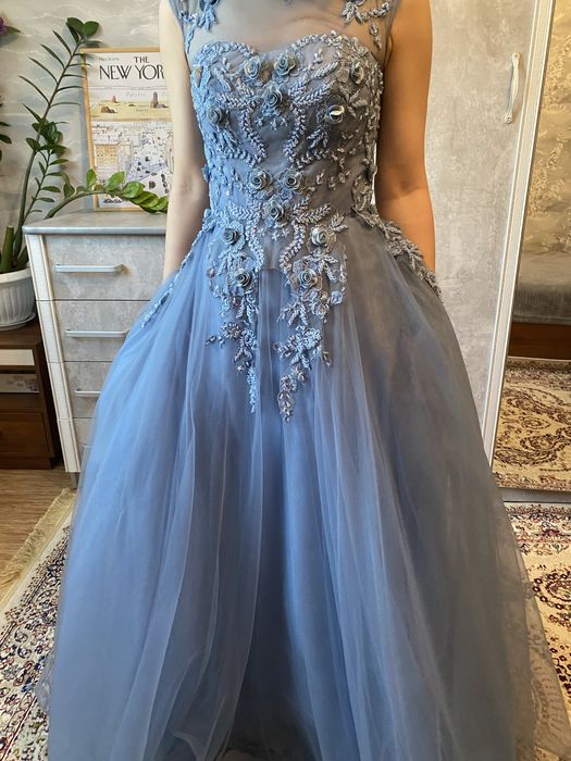 Платье  нарядное